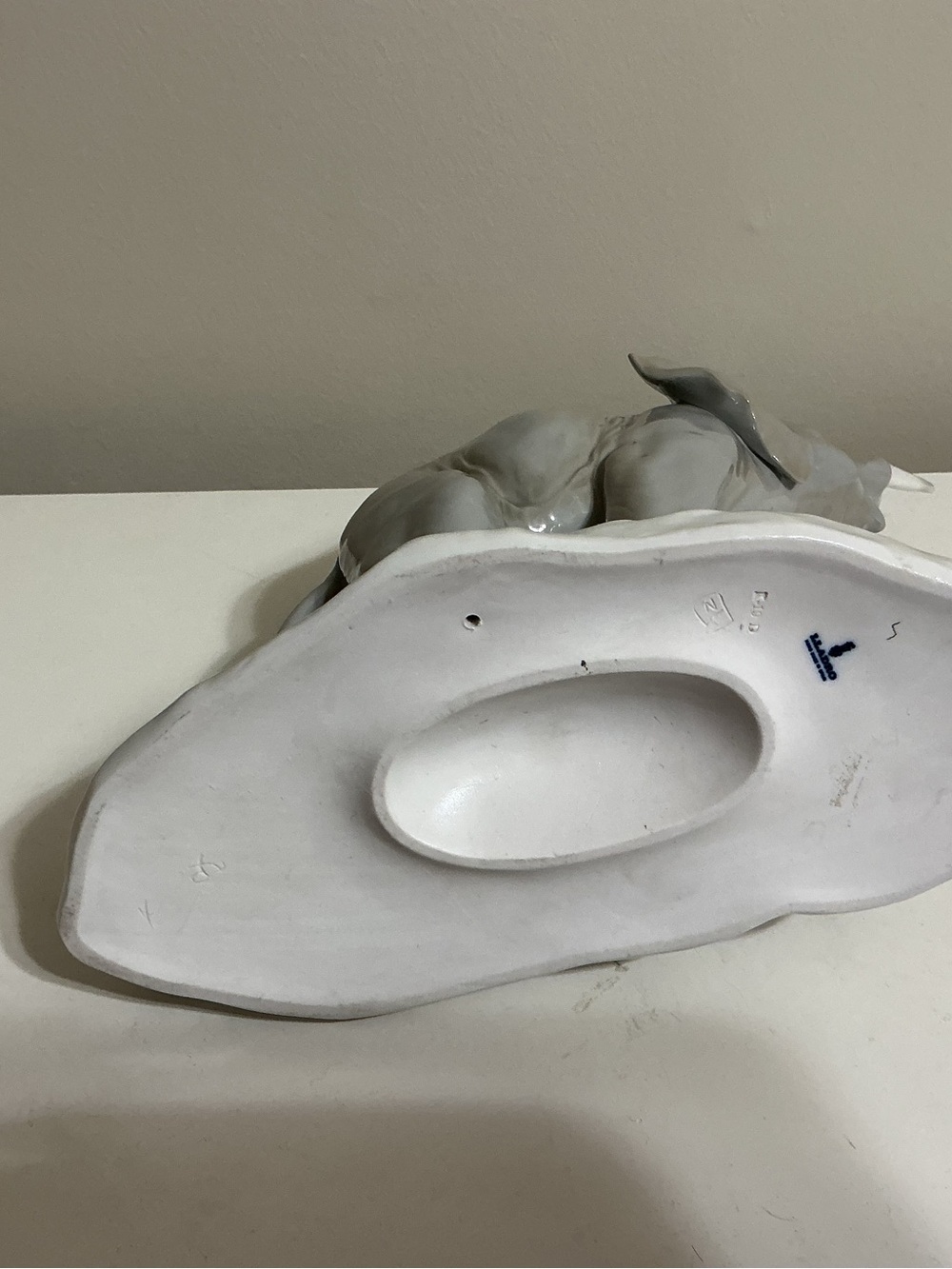 Lladro Glossy Gray Elephant and Baby Porcelain Figurine - Picture 5 of 6